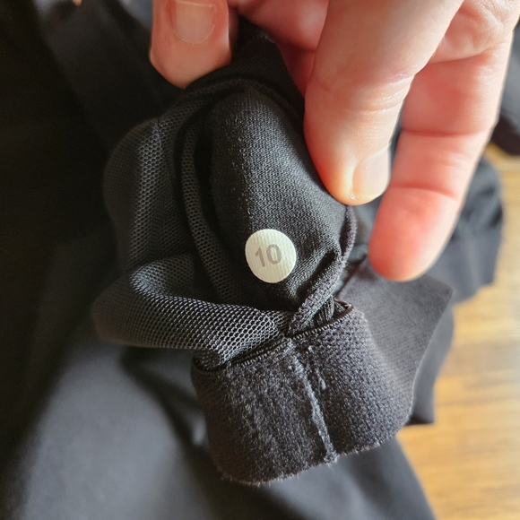 Lululemon Scoop Tank - Picture 5 of 5